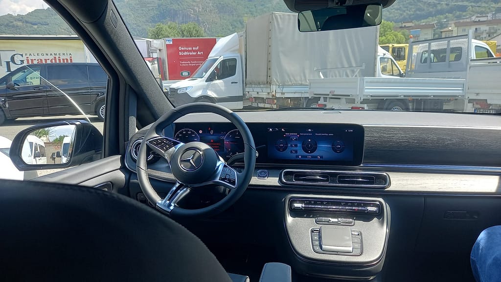 Interni Mercedes classe V -Black Edition