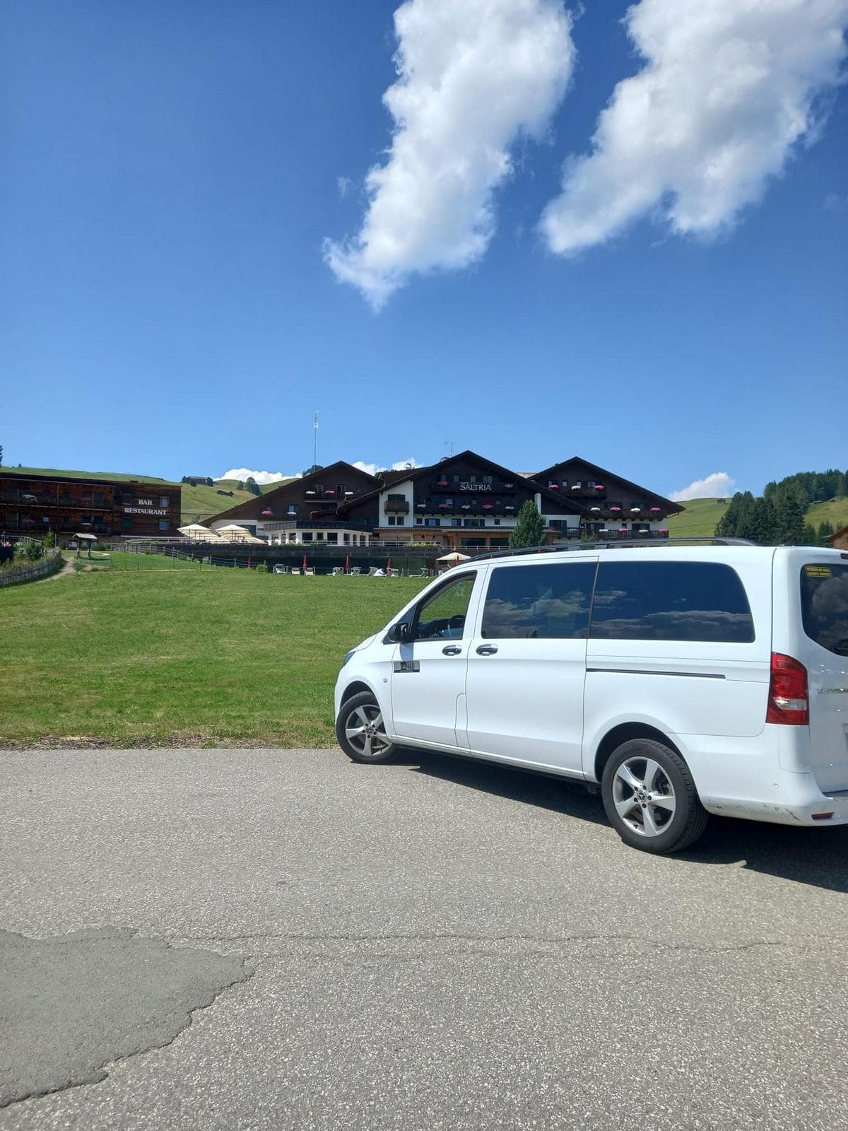 Taxi per visitare mercatini di Natale e feste tradizionali in Alto Adige