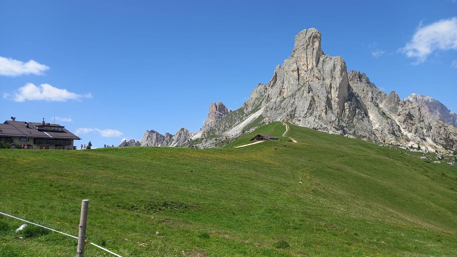 Taxi Mercedes Vito con sedili in pelle, aria condizionata e spazio per bagagli extra